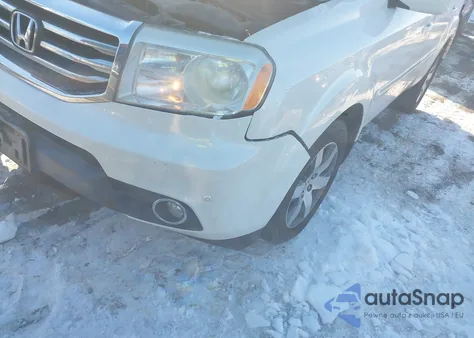 2015 Honda Pilot Touring z USA, uszkodzony, nr VIN 5FNYF3H97FB016681